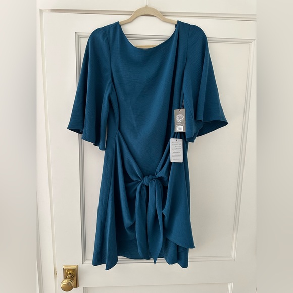 Vince Camuto tie front dress - Picture 1 of 2